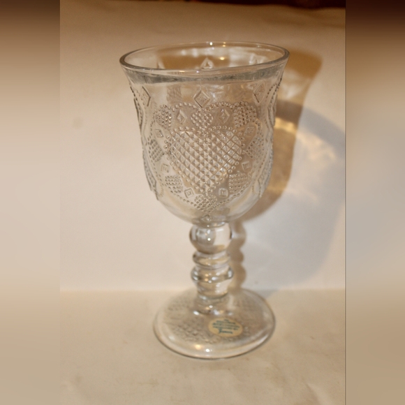 1978 Avon Fostoria clear glass hearts diamonds goblet, ( glows under blacklight) - Picture 2 of 5
